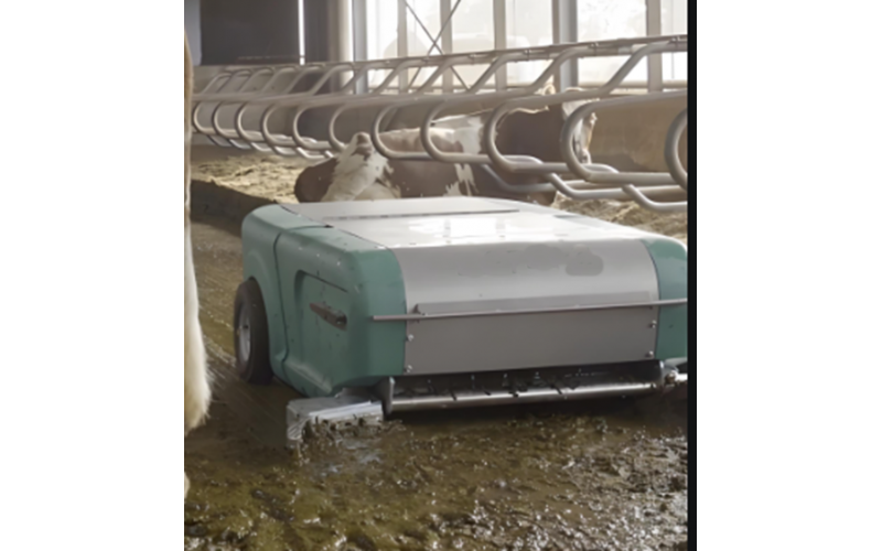 畜牧推粪机器人